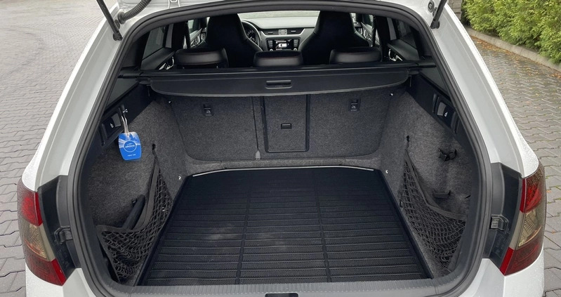 Skoda Octavia cena 49999 przebieg: 261000, rok produkcji 2014 z Biała Rawska małe 326